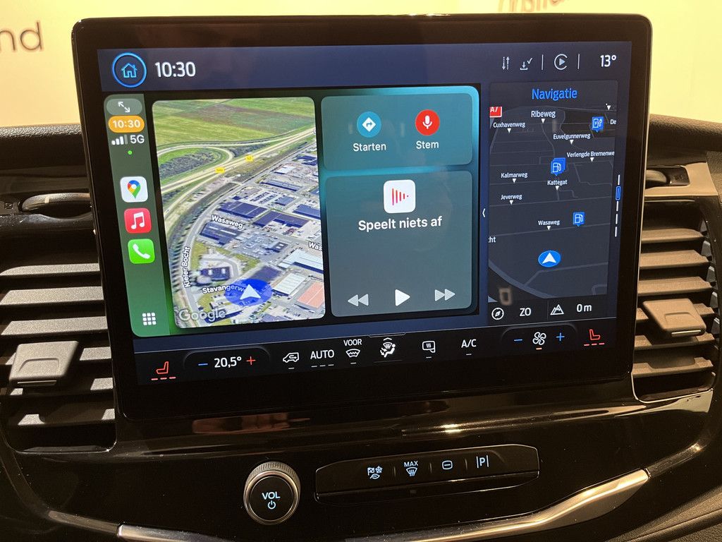 Ford E-Transit L2H2 Trend 68 kWh 184 PK / 100% Elektrisch !! / Airco / Cruise Control / CarPlay / Camera / Navigatie / 3-Zits / 17.000 KM !!