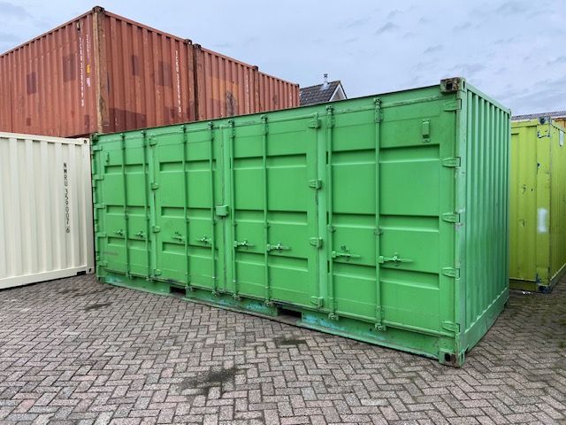 20ft open zijkant met deuren