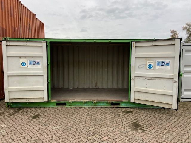 20ft open zijkant met deuren