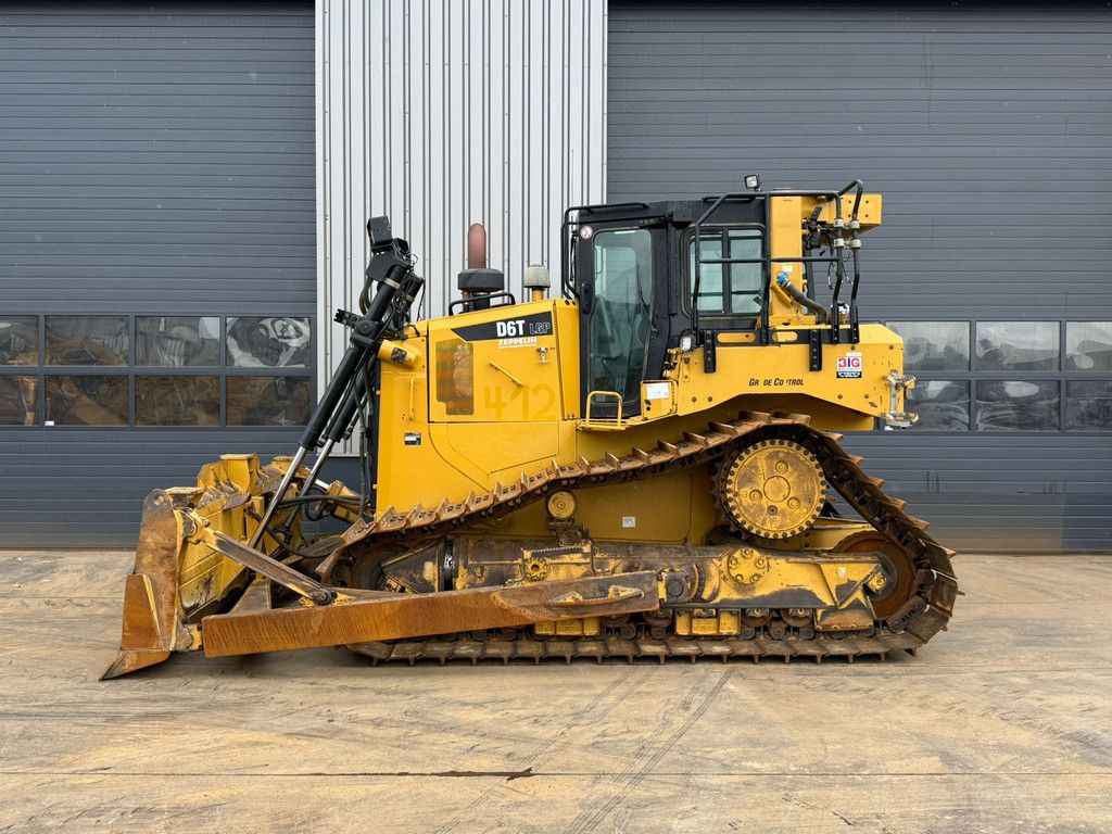 Caterpillar D6T LGP