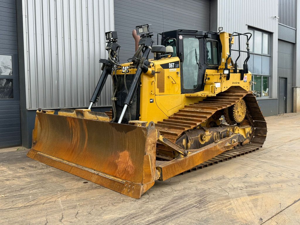 Caterpillar D6T LGP