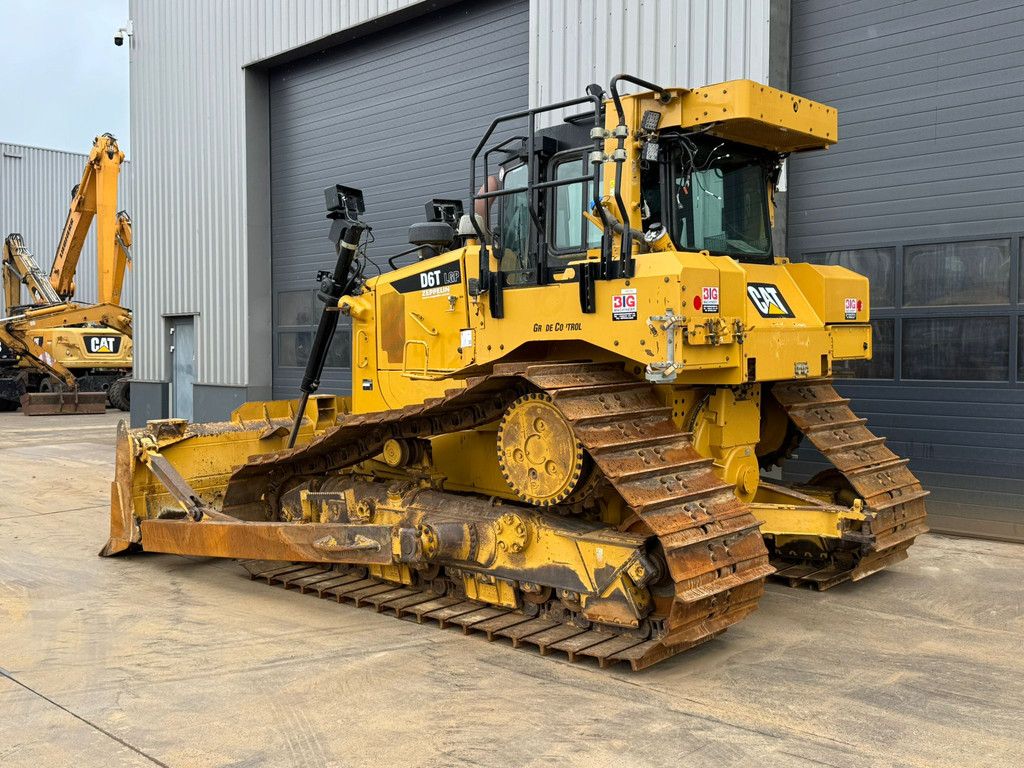 Caterpillar D6T LGP