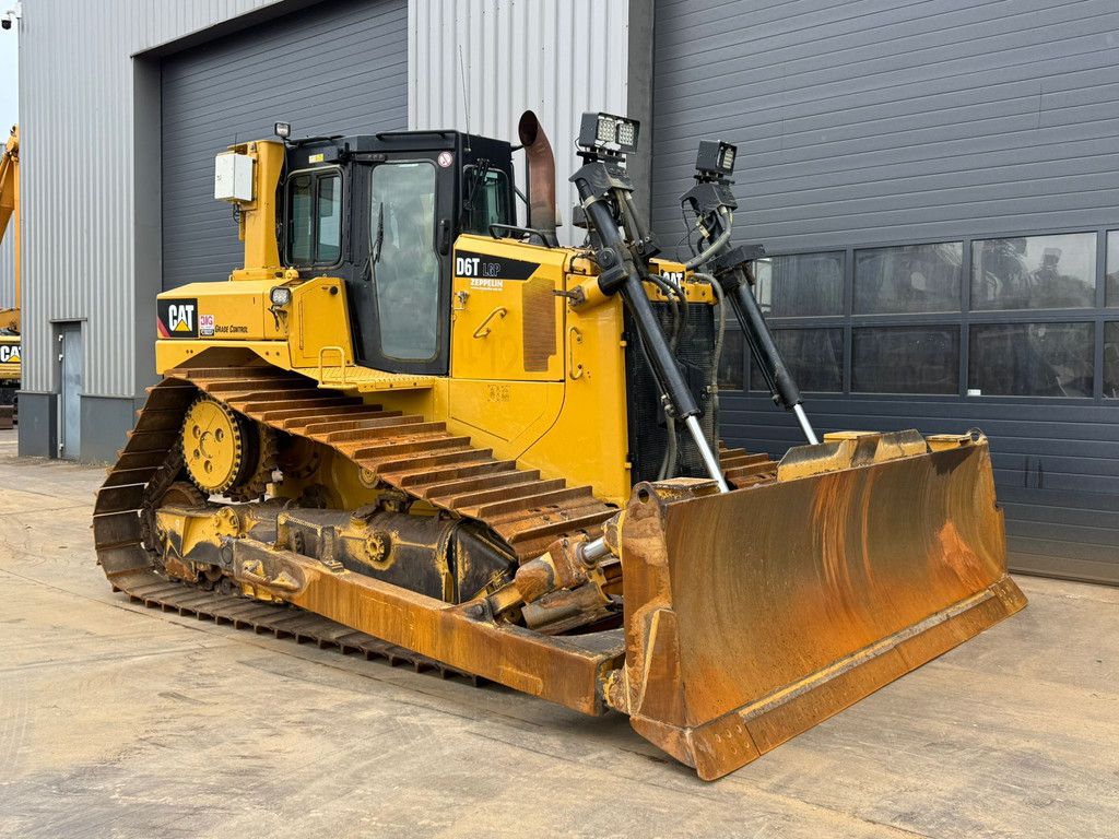 Caterpillar D6T LGP