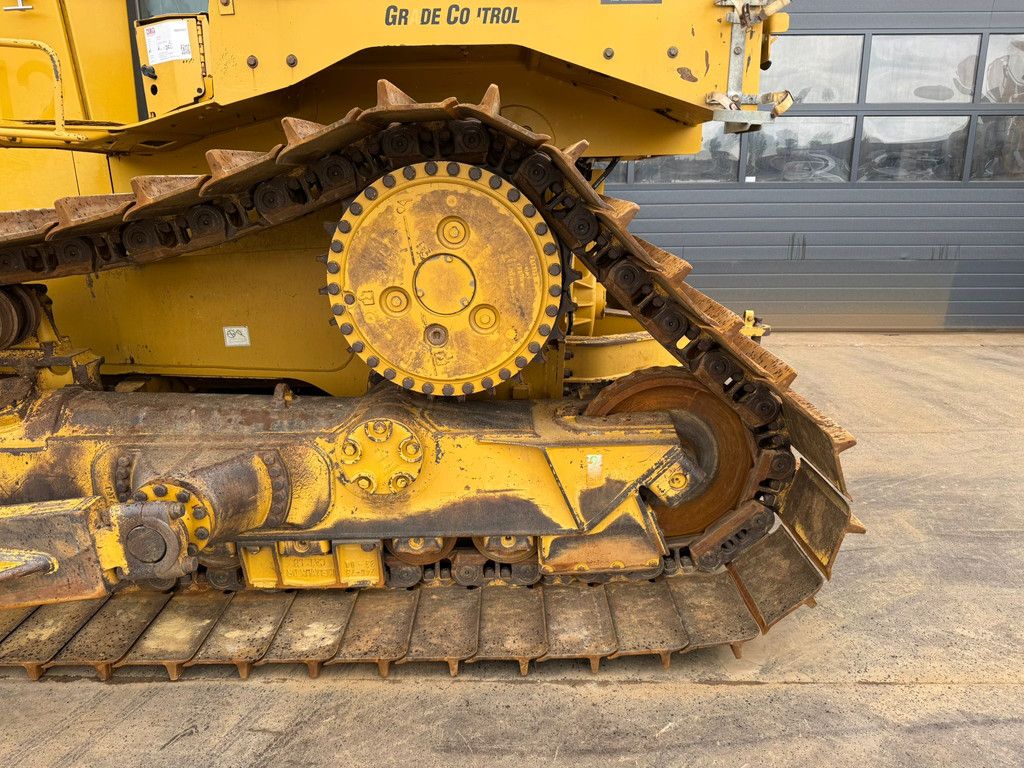 Caterpillar D6T LGP