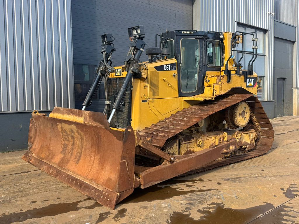 Caterpillar D6T LGP