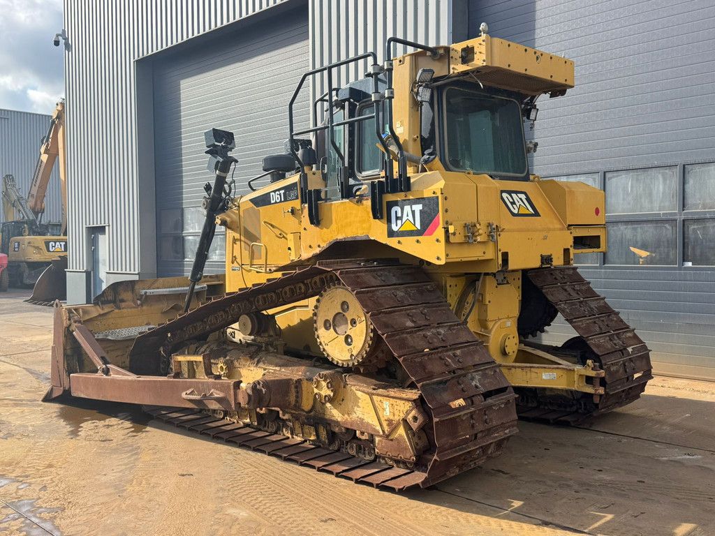 Caterpillar D6T LGP
