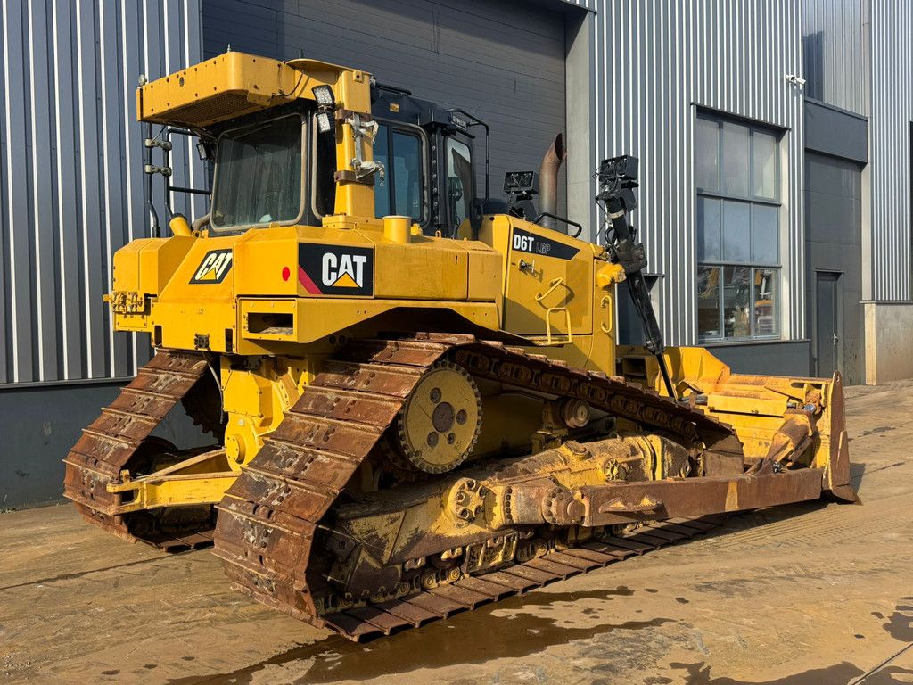 Caterpillar D6T LGP
