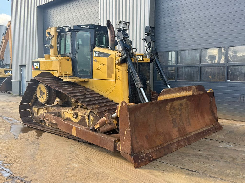 Caterpillar D6T LGP