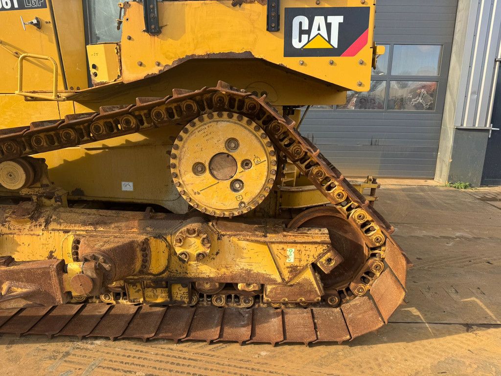 Caterpillar D6T LGP