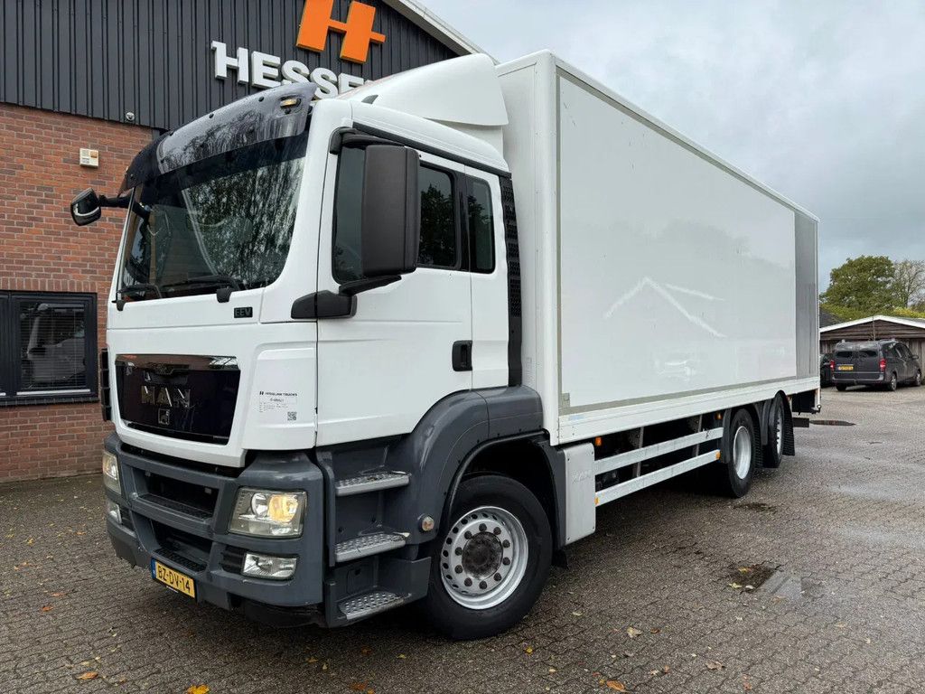 MAN TGS 26.320 Koffer Stuuras AHK 2.500KG LBW 319.460KM! NL Truck