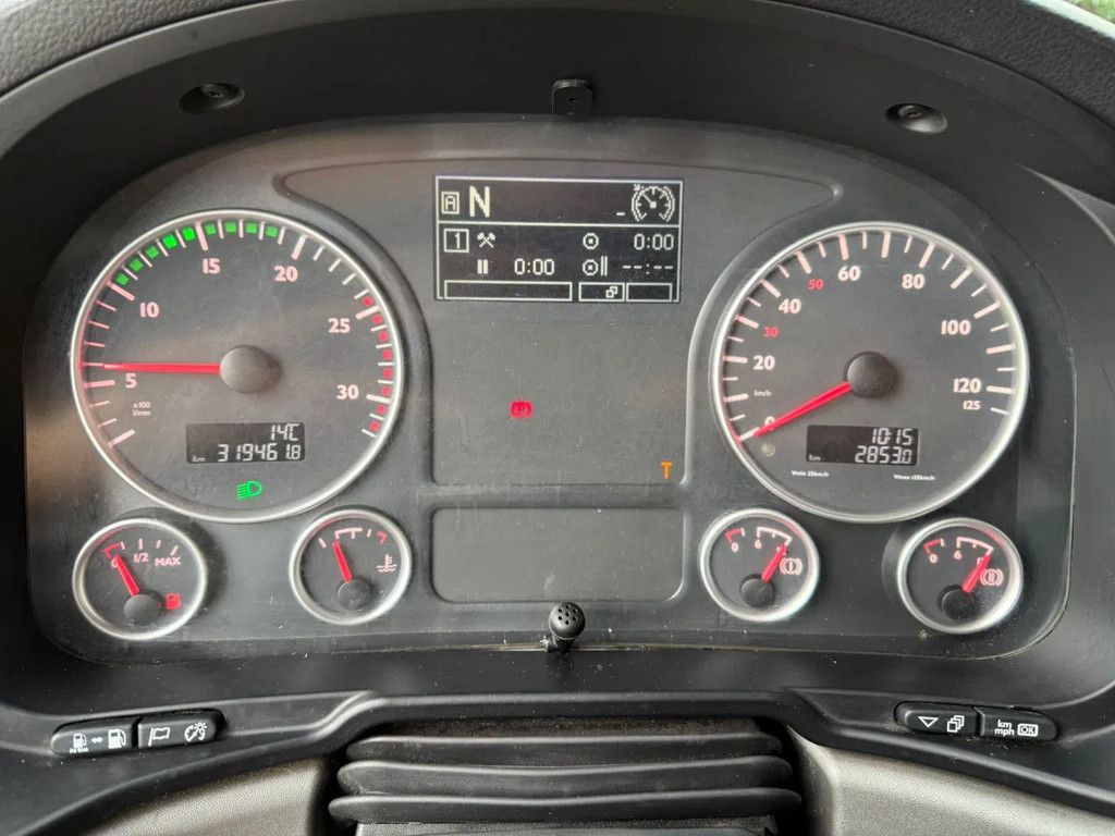 MAN TGS 26.320 Koffer Stuuras AHK 2.500KG LBW 319.460KM! NL Truck
