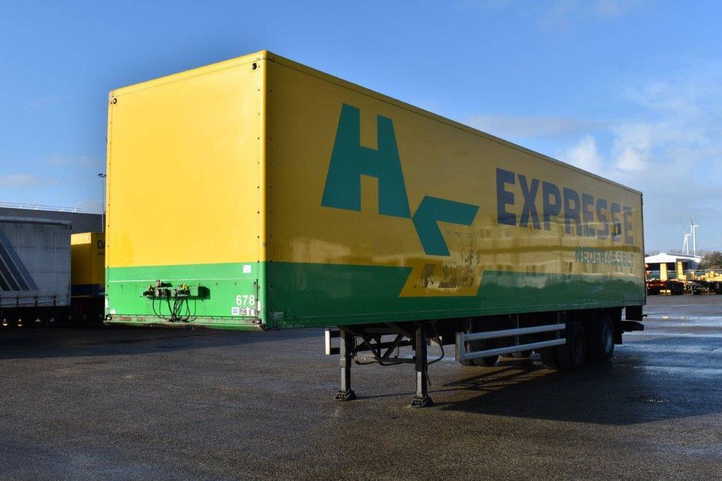 Geschlossener Sattelauflieger FLOO-2000C 2002