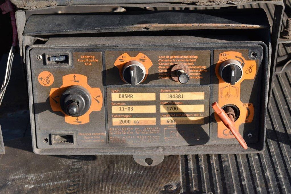 Geschlossener Sattelauflieger FLOO-2000C 2002