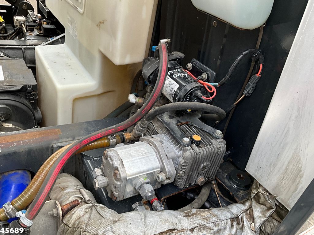 Schmidt Cleango Compact 500 Euro 6 with 3-rd brush Just 4.260 km!