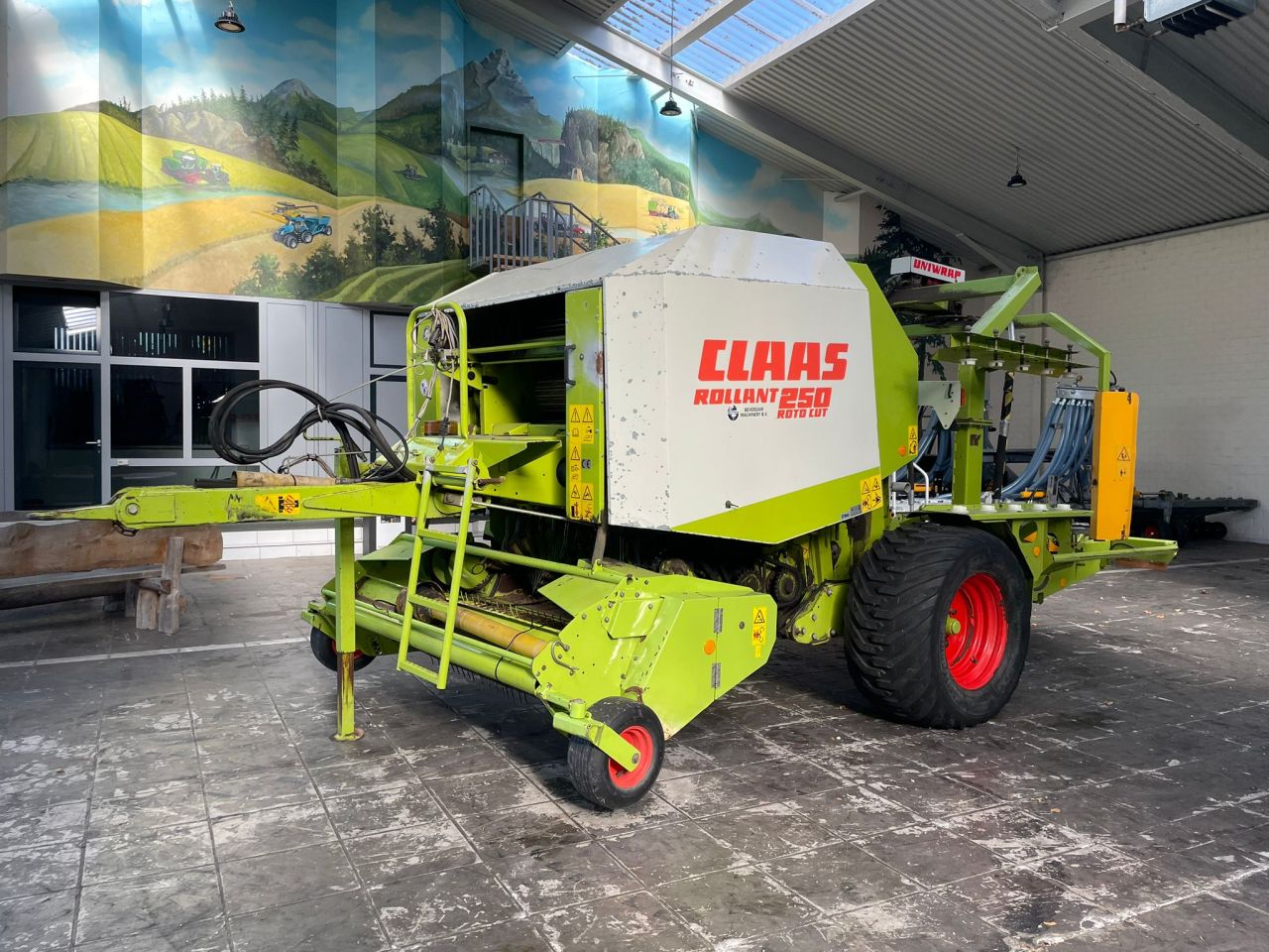 Claas Rollant 250 Rotocut Uniwrap