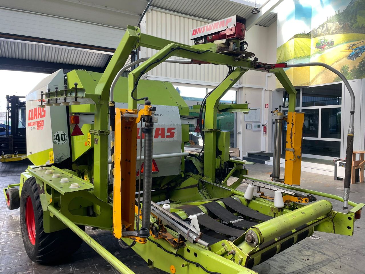 Claas Rollant 250 Rotocut Uniwrap