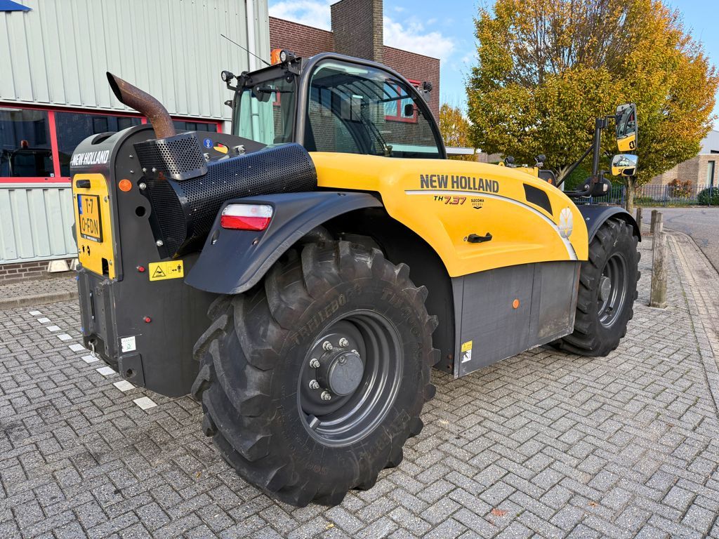 New Holland TH7.37 Plus Verreiker