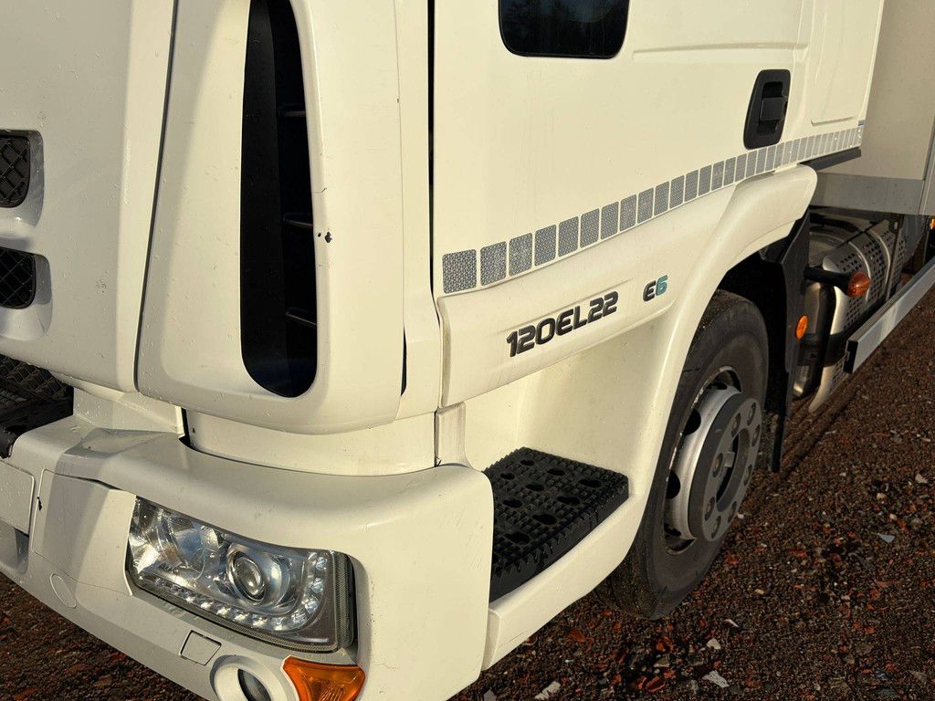 Bestelwagen Iveco 120EL Diesel 221pk 2015