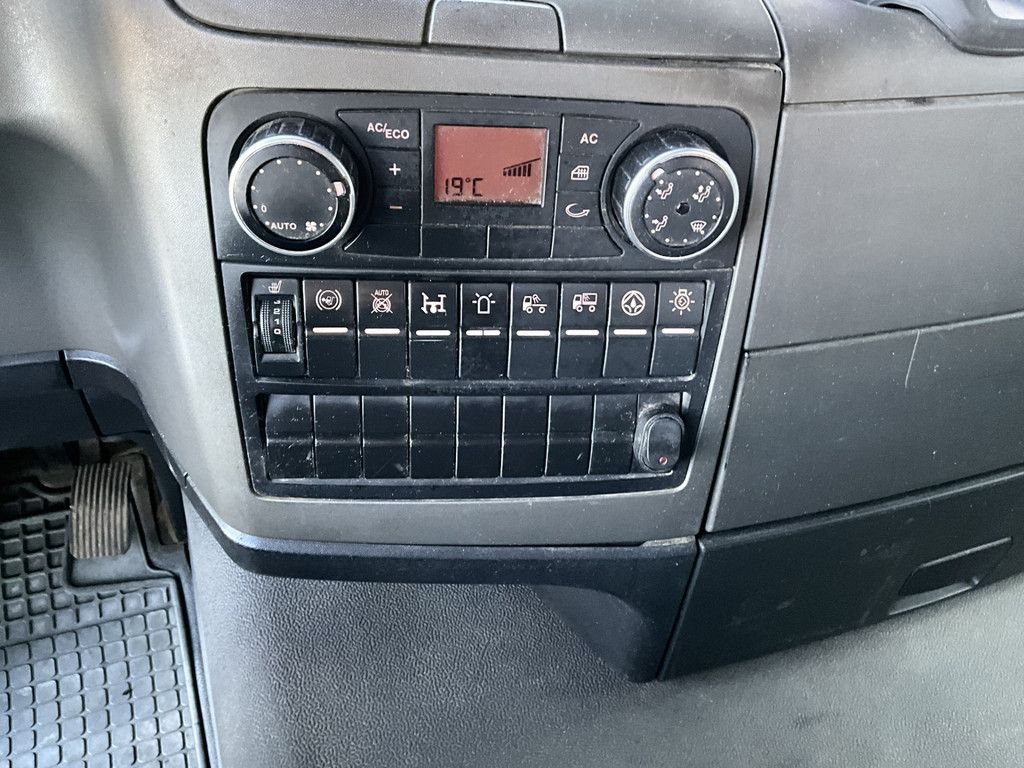 MAN TGA 41.440 8x4 Full Steel AJK 26 Ton haakarmsysteem + Laadplateau met Hiab 28 Tonmeter laadkraan