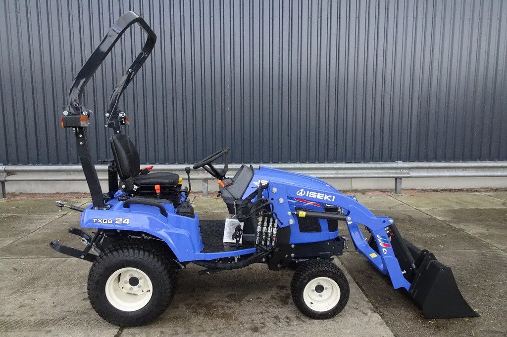 Iseki met voorlader .TXGS24