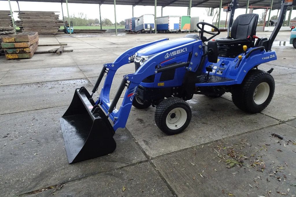 Iseki met voorlader .TXGS24