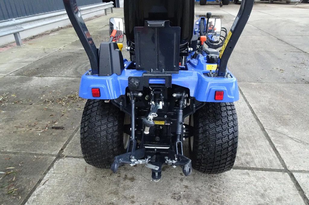 Iseki met voorlader .TXGS24