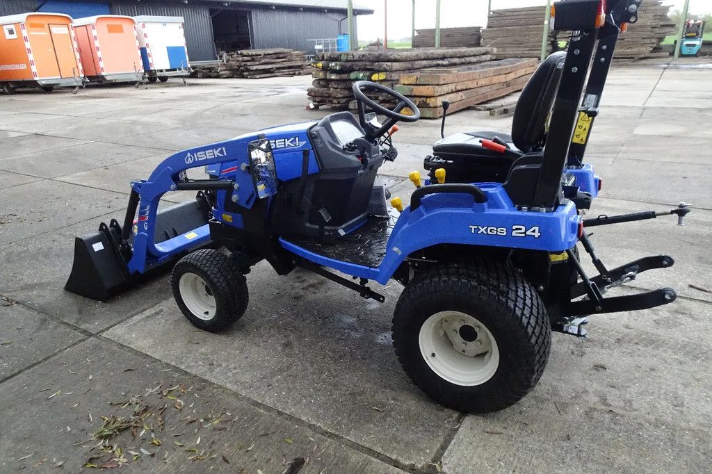 Iseki met voorlader .TXGS24