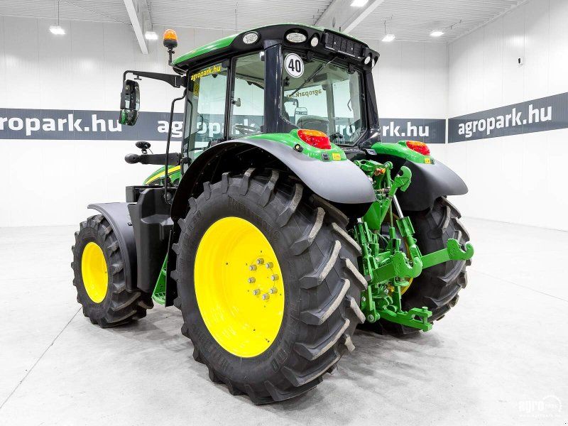 John Deere 6120M