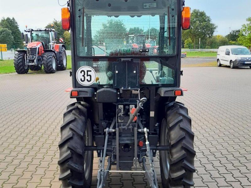 Massey Ferguson 1735M HC