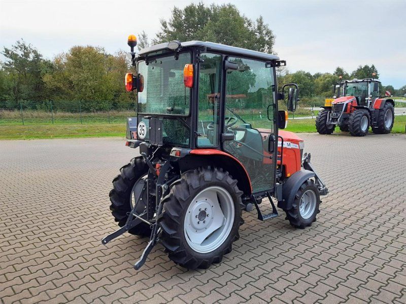 Massey Ferguson 1735M HC