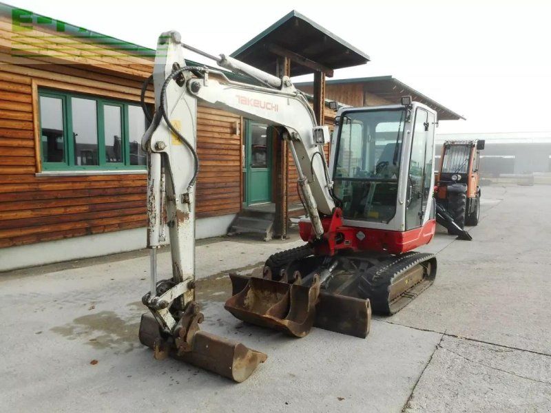 Takeuchi tb 235 ( 3.530kg ) hydr. sw + 3 löffel
