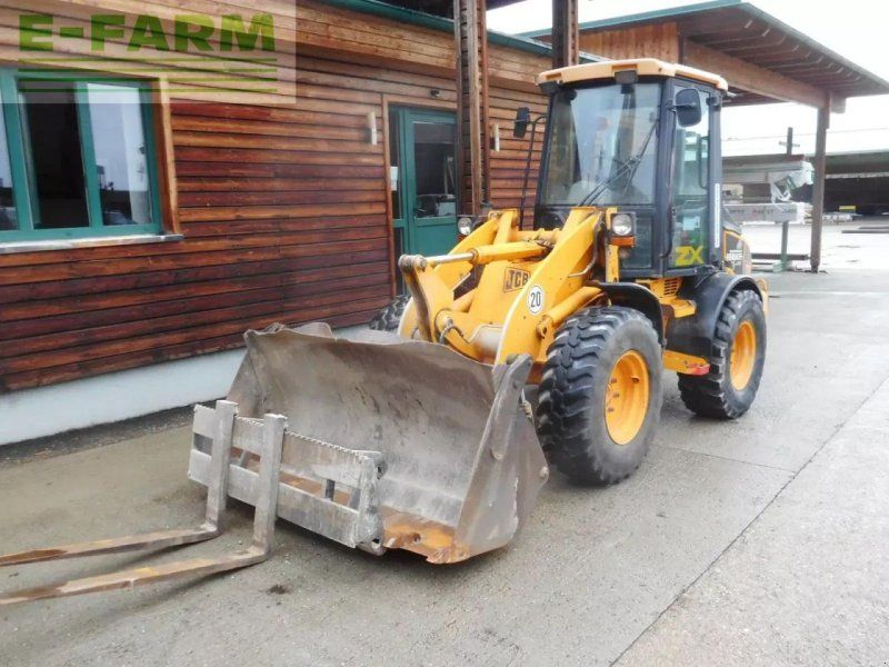JCB 407 ( 5.400kg ) mit schaufel + gabel