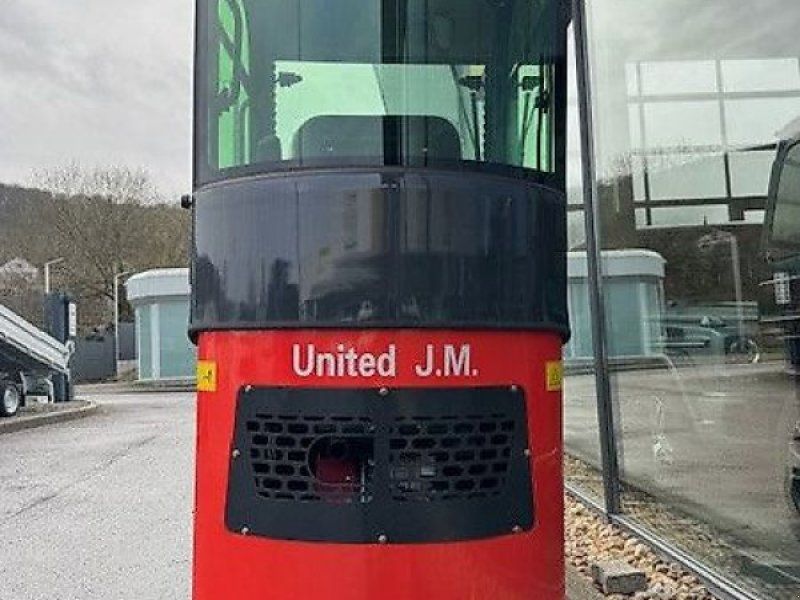 United J.M KK 10  Kabine
