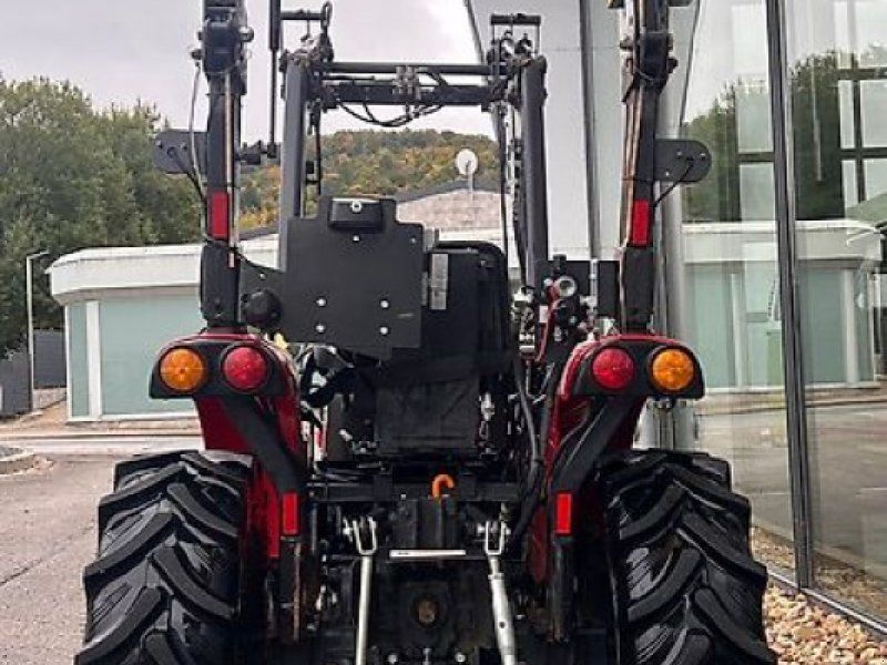 Branson Kukje 2500hL Schlepper, Frontlader