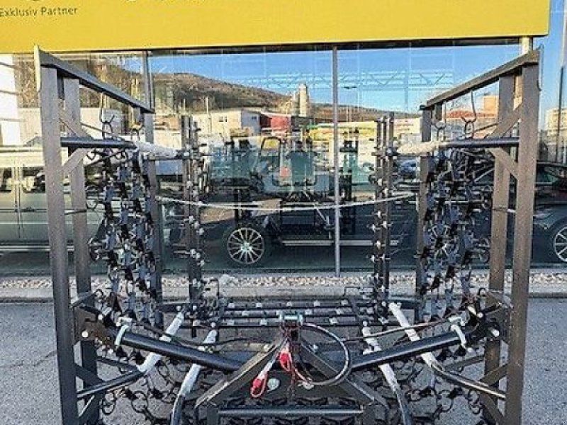 Wiesenschleppe 6m 4 R. mit Striegel hydr. klapp.