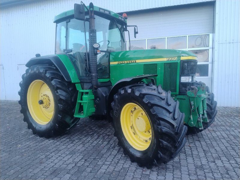 John Deere 7710