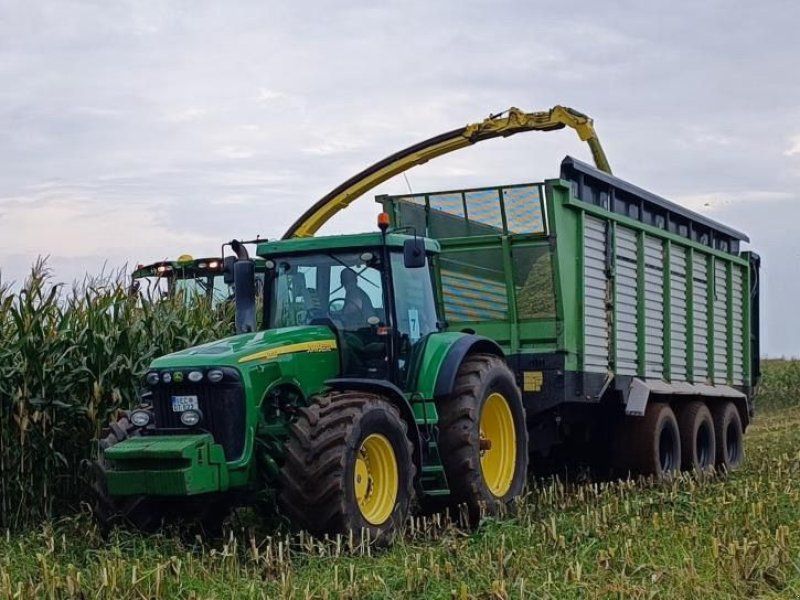 John Deere 8320