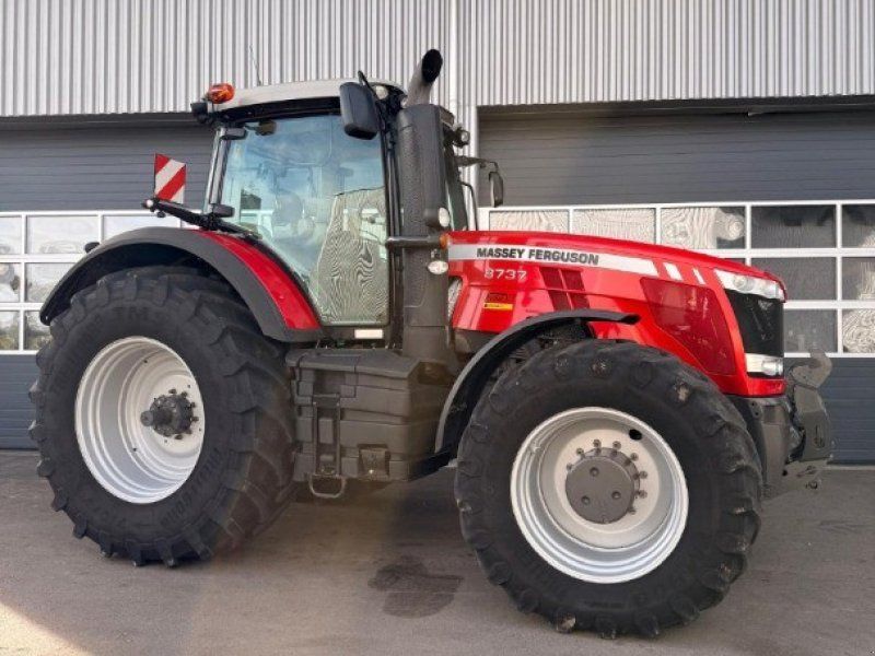 Massey Ferguson 8737