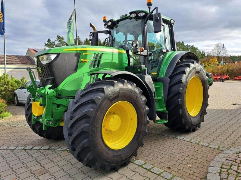 John Deere 6195M
