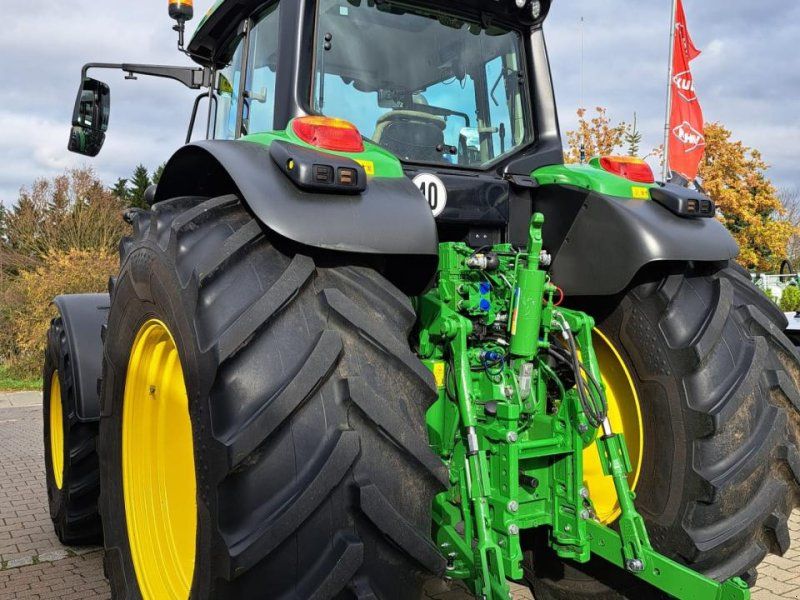 John Deere 6195M