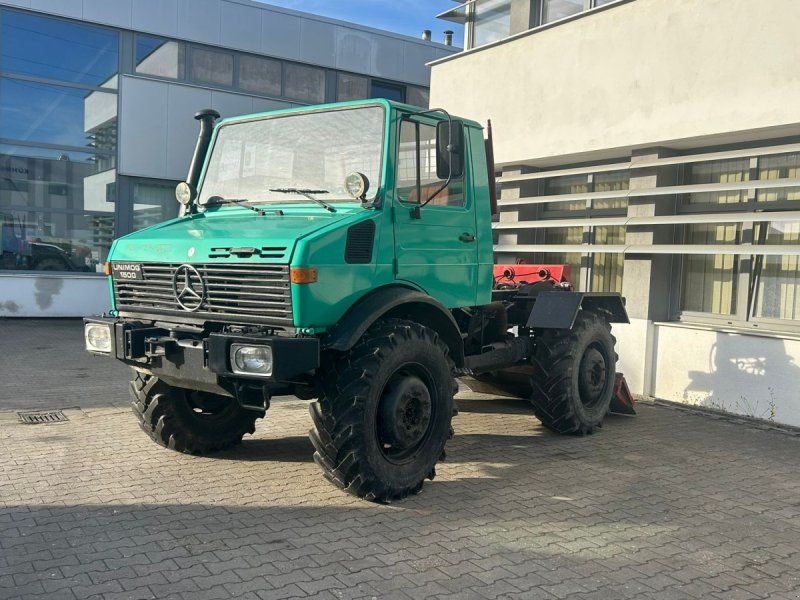 Mercedes-Benz Unimog 1300