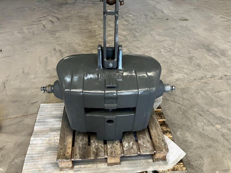 Massey Ferguson 850 kg