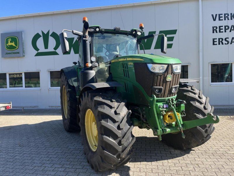 John Deere 6215R