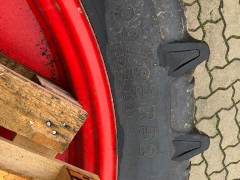 Kleber ZWILLINGSBEREIFUNG 300/95 R52