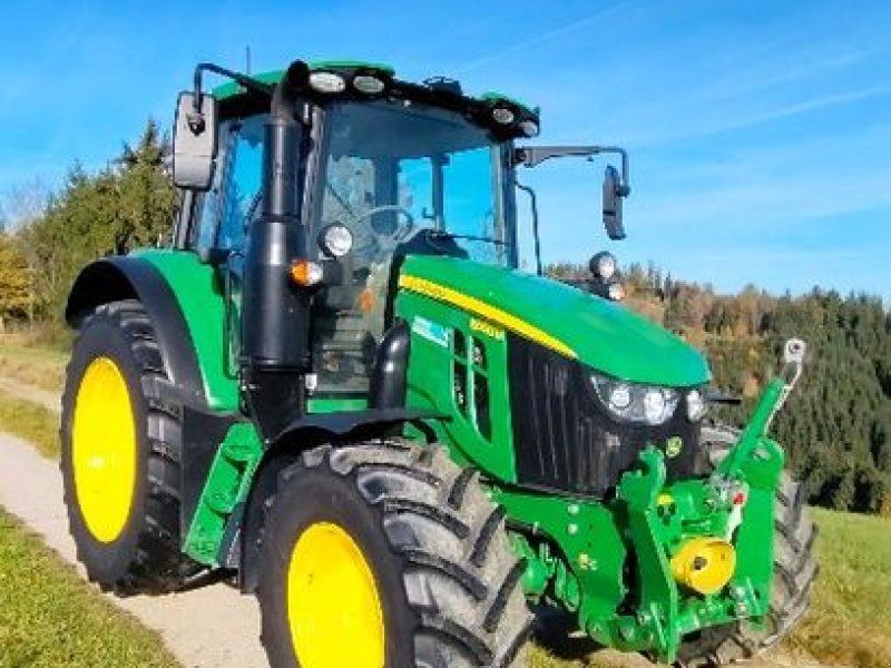 John Deere 6090 M