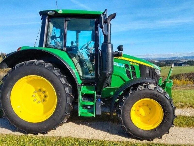 John Deere 6090 M