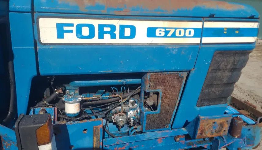 Ford 6700 .