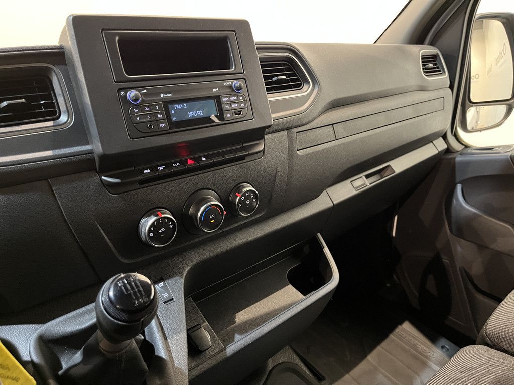 Renault Master 2.3 dCi 145 PK L3 DC Dubbel Cabine Open Laadbak / Euro 6 / Airco / Trekhaak / Cruise Control / DC 7 Pers. / 24.400 KM !!