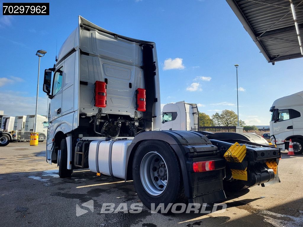 Mercedes Actros Actros 1851 4X2 GigaSpace ADR 2xTanks Xenon Euro 6