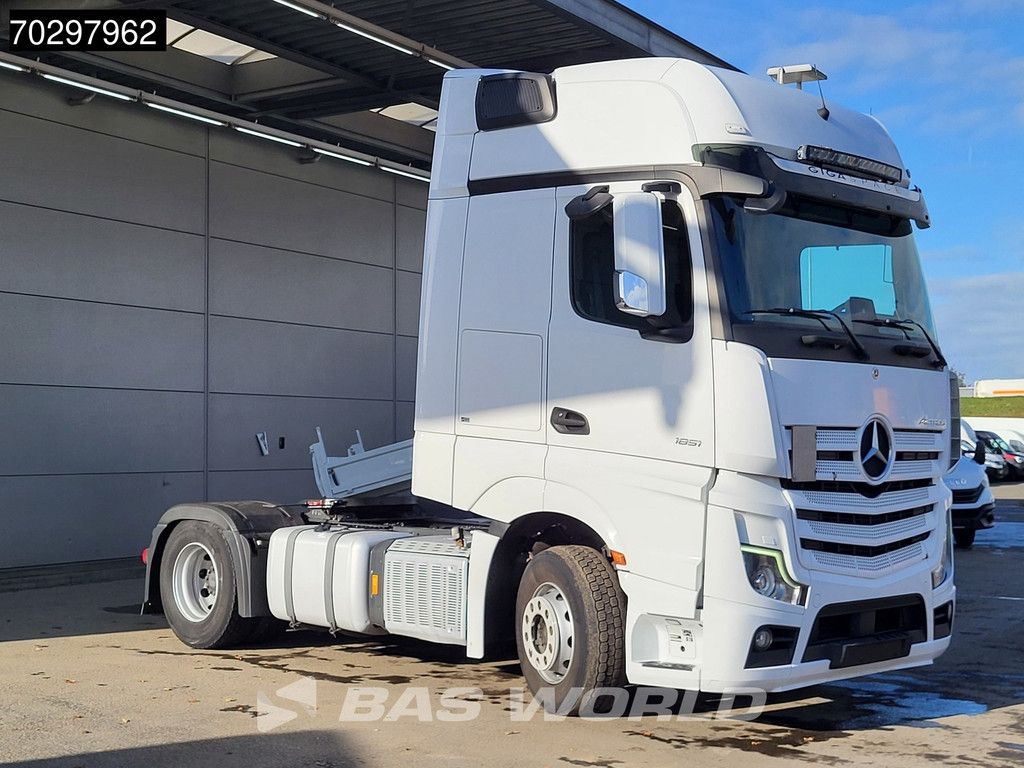 Mercedes Actros Actros 1851 4X2 GigaSpace ADR 2xTanks Xenon Euro 6